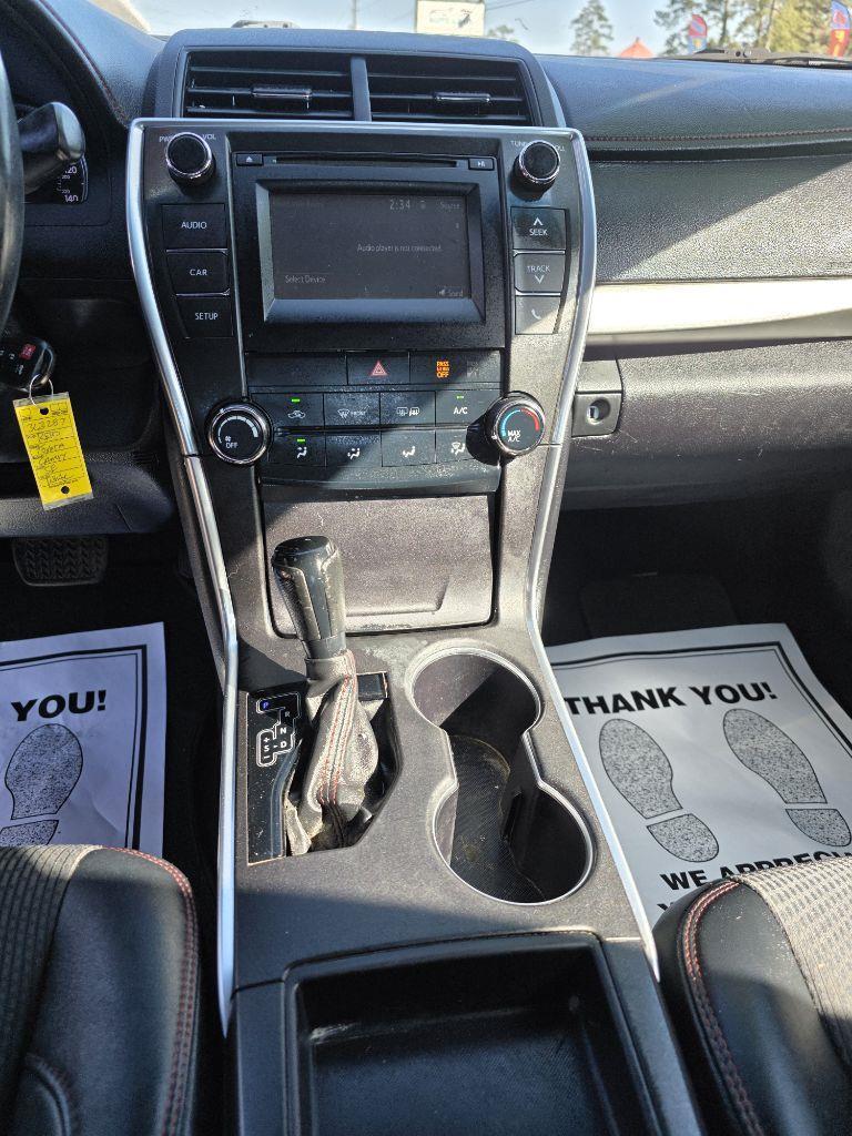 Toyota Camry SE 2017