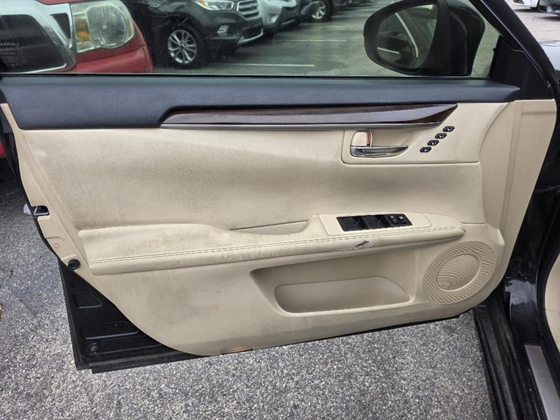 Lexus ES 350 Sedan 2015