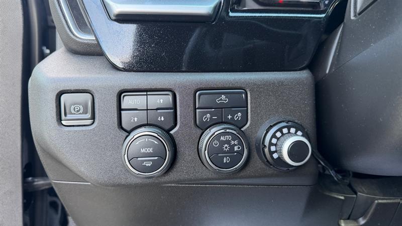 Chevrolet Silverado 1500 RST Crew Cab 4WD 2022