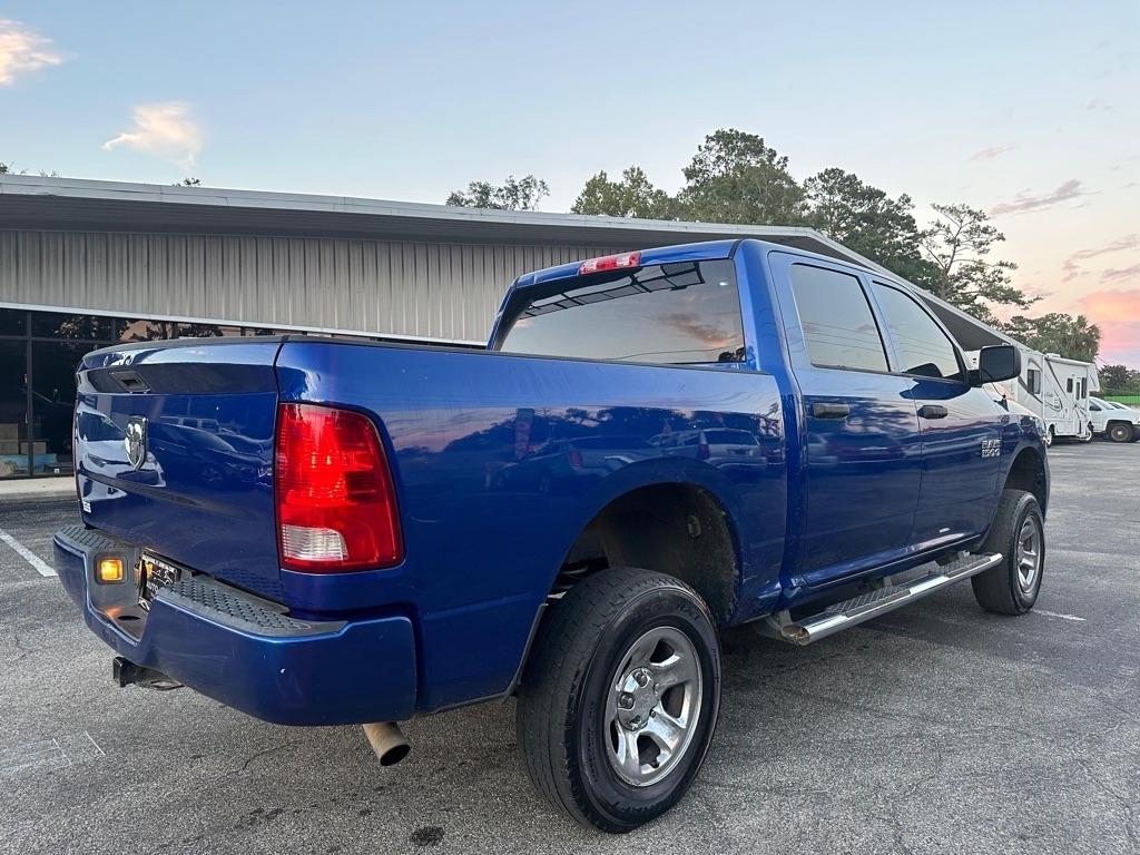 RAM 1500 2WD Crew Cab 140.5" Express 2015