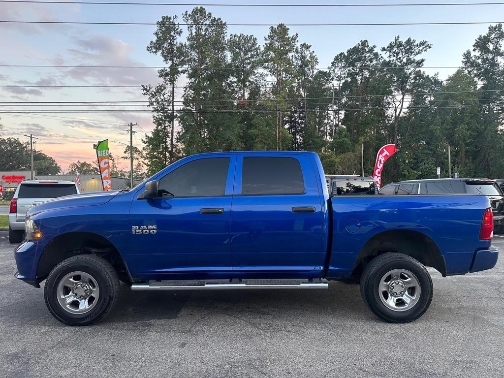 RAM 1500 2WD Crew Cab 140.5" Express 2015