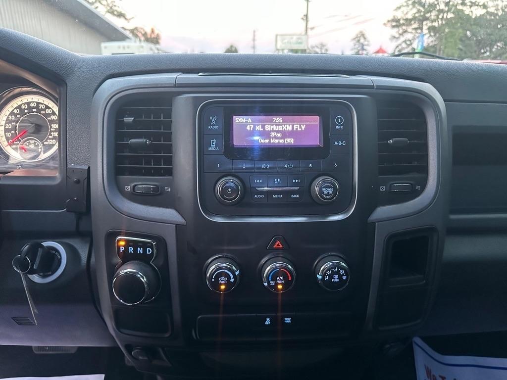 RAM 1500 2WD Crew Cab 140.5" Express 2015