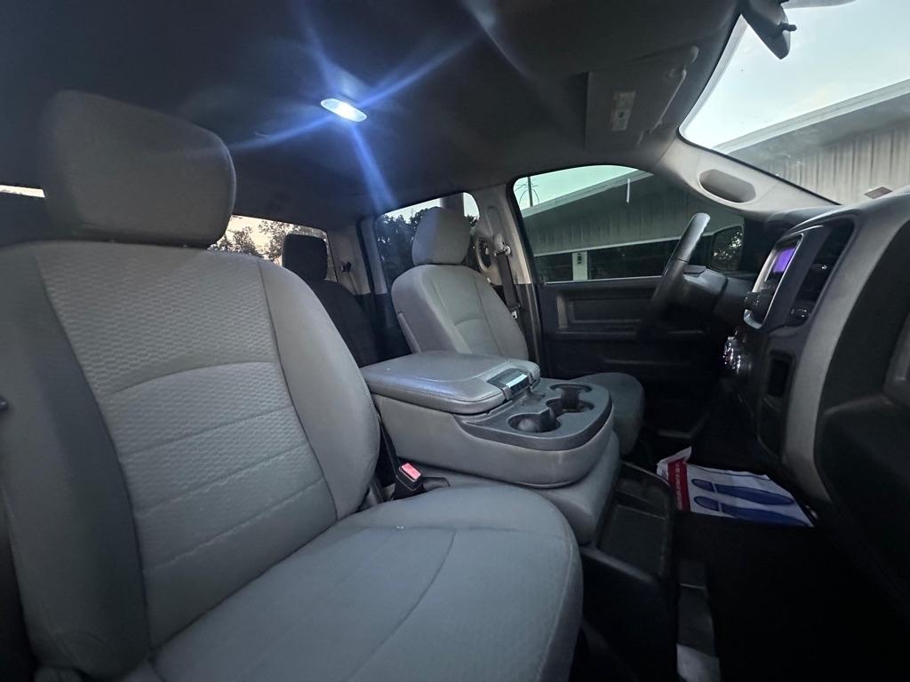 RAM 1500 2WD Crew Cab 140.5" Express 2015