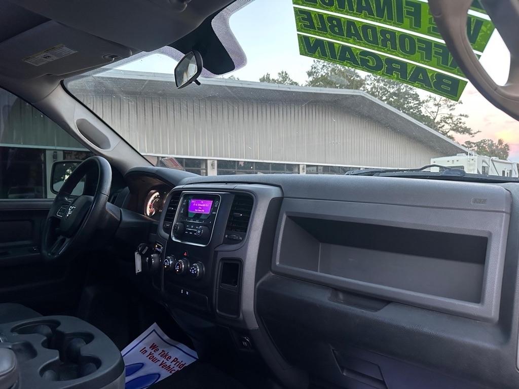 RAM 1500 2WD Crew Cab 140.5" Express 2015