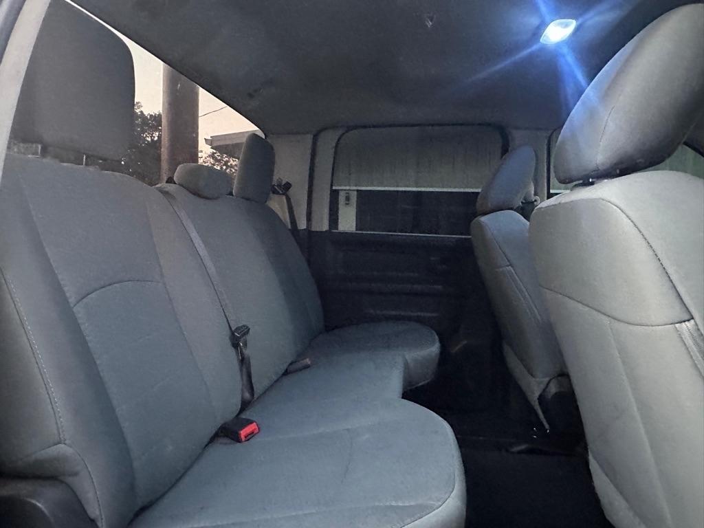 RAM 1500 2WD Crew Cab 140.5" Express 2015