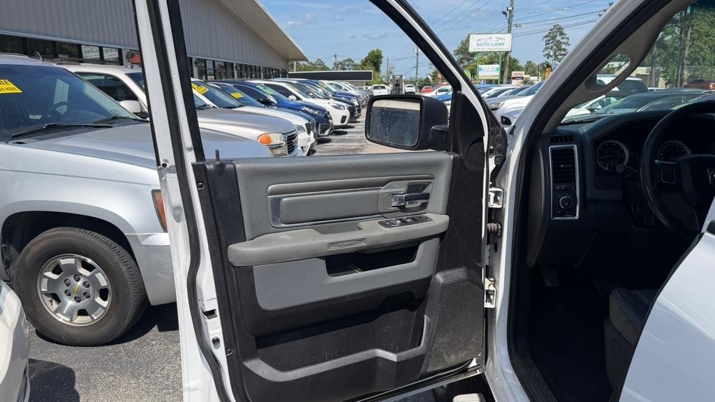 RAM 1500 4WD Quad Cab 140.5" Big Horn 2016