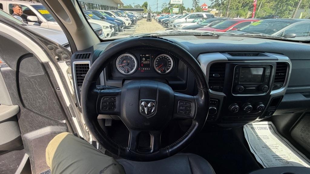 RAM 1500 4WD Quad Cab 140.5" Big Horn 2016