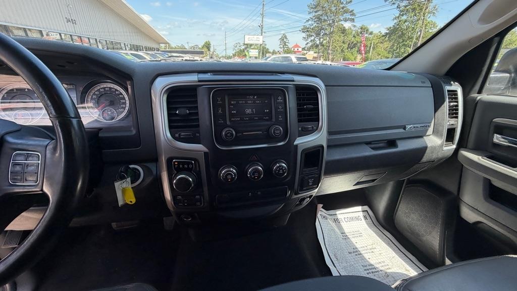 RAM 1500 4WD Quad Cab 140.5" Big Horn 2016