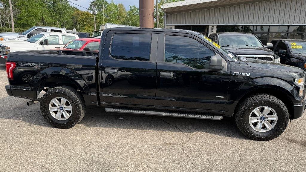 Ford F-150 4WD SuperCrew 145" Lariat 2016