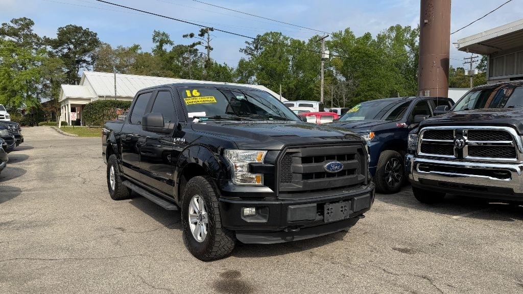Ford F-150 4WD SuperCrew 145" Lariat 2016