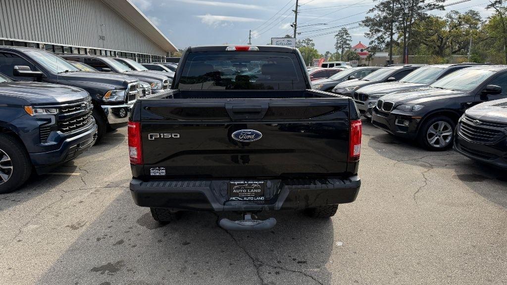 Ford F-150 4WD SuperCrew 145" Lariat 2016