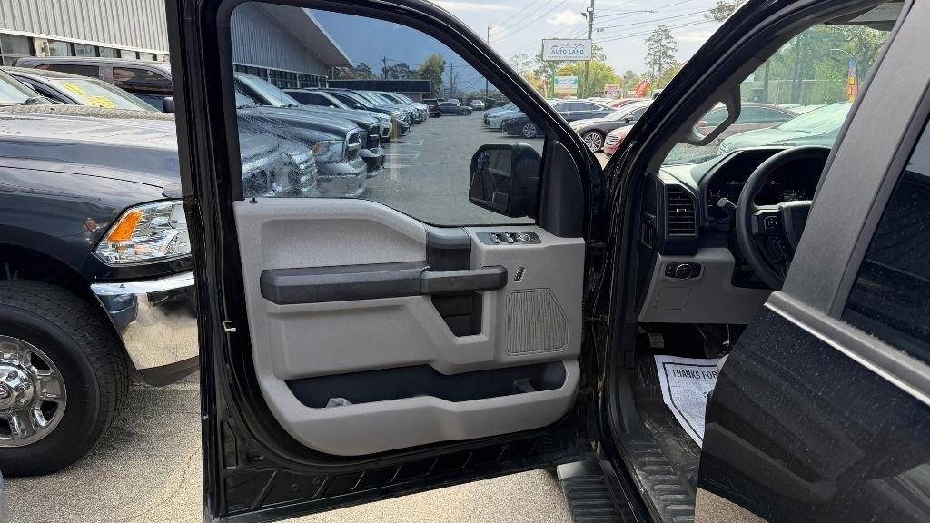 Ford F-150 4WD SuperCrew 145" Lariat 2016