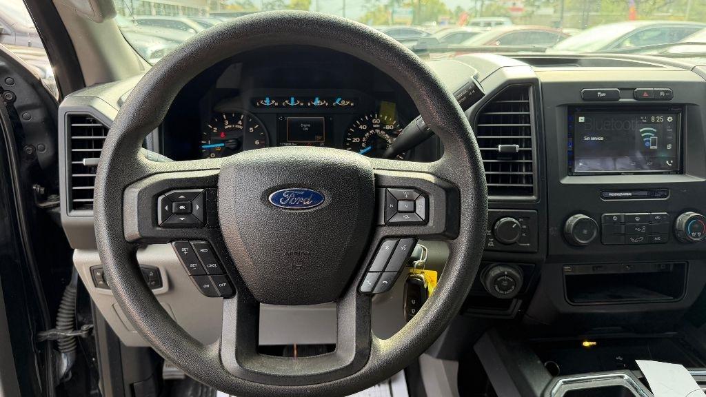 Ford F-150 4WD SuperCrew 145" Lariat 2016