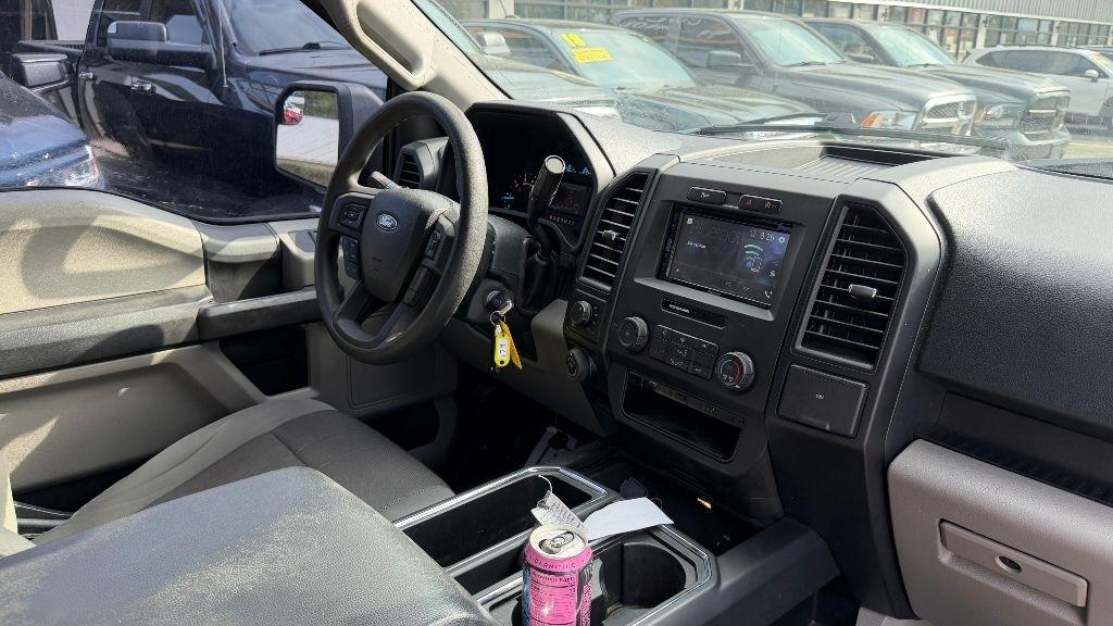 Ford F-150 4WD SuperCrew 145" Lariat 2016