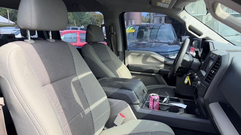 Ford F-150 4WD SuperCrew 145" Lariat 2016