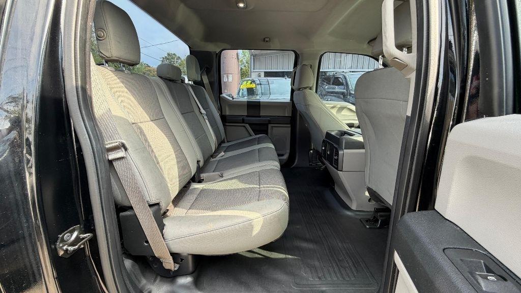 Ford F-150 4WD SuperCrew 145" Lariat 2016