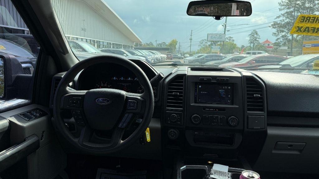 Ford F-150 4WD SuperCrew 145" Lariat 2016