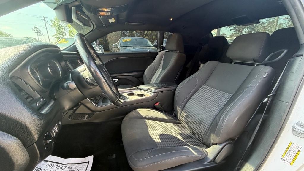 Dodge Challenger SXT RWD 2019