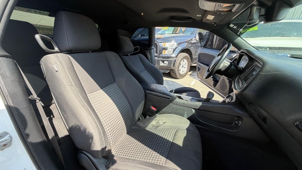 Dodge Challenger SXT RWD 2019