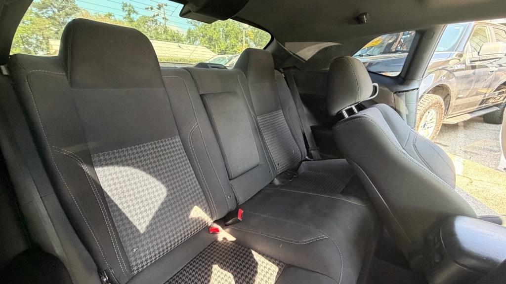 Dodge Challenger SXT RWD 2019