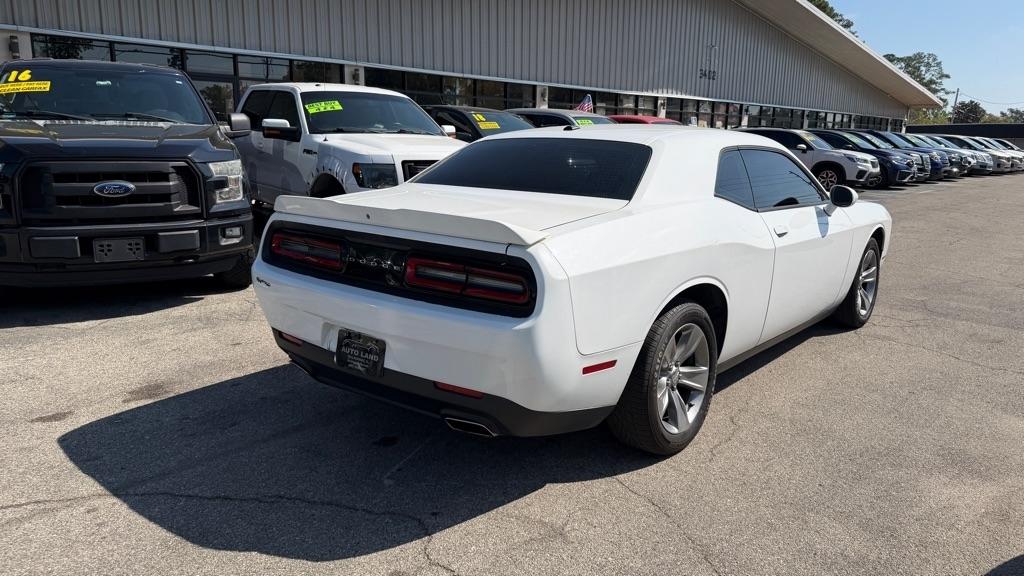 Dodge Challenger SXT RWD 2019
