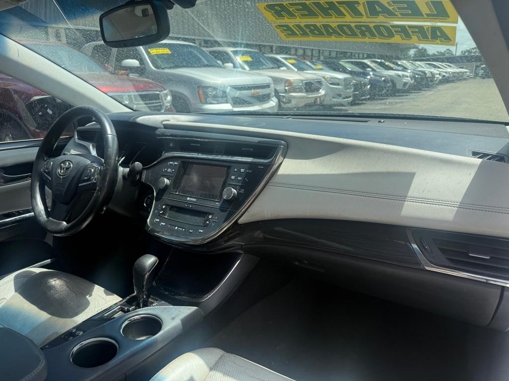 Toyota Avalon 4dr Sdn XLE Premium (Natl) 2013