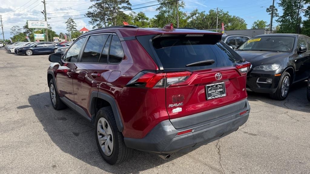 Toyota RAV4 LE FWD (Natl) 2019