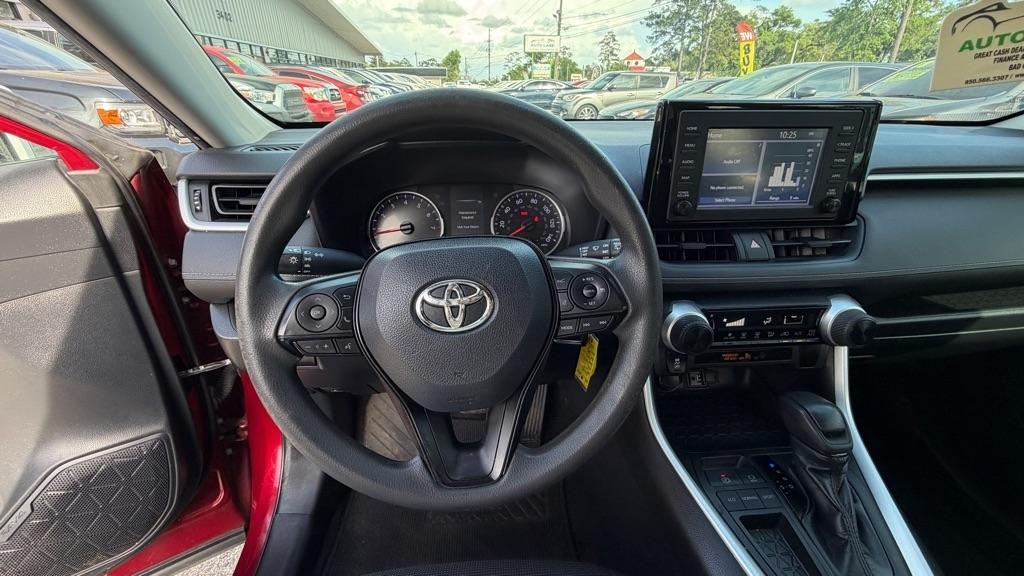 Toyota RAV4 LE FWD (Natl) 2019
