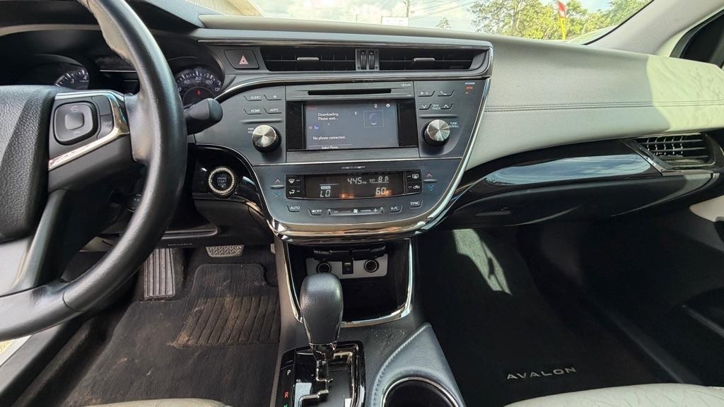Toyota Avalon 4dr Sdn XLE Touring (Natl) 2015