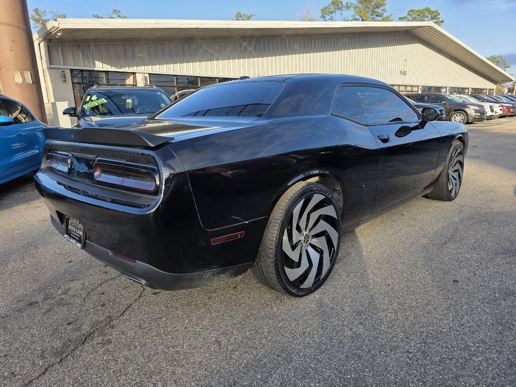 Dodge Challenger SXT RWD 2021