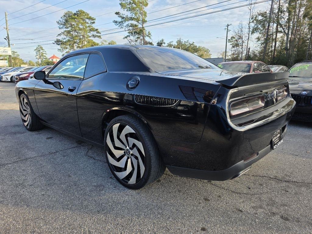 Dodge Challenger SXT RWD 2021