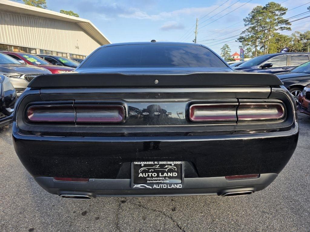 Dodge Challenger SXT RWD 2021