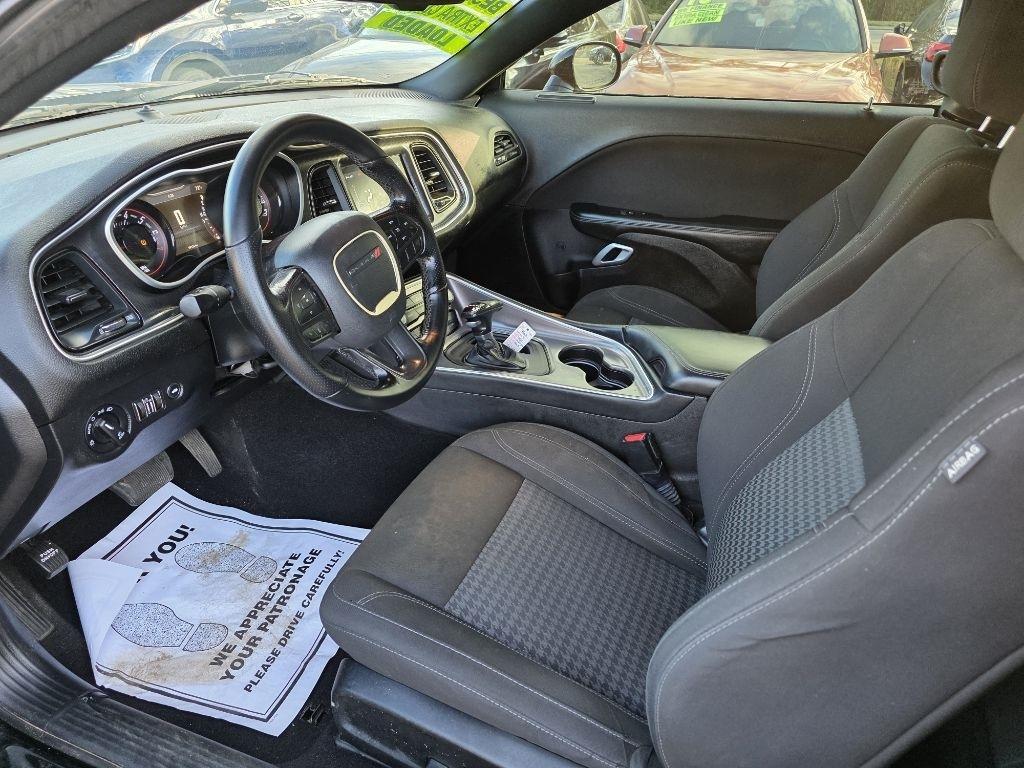 Dodge Challenger SXT RWD 2021