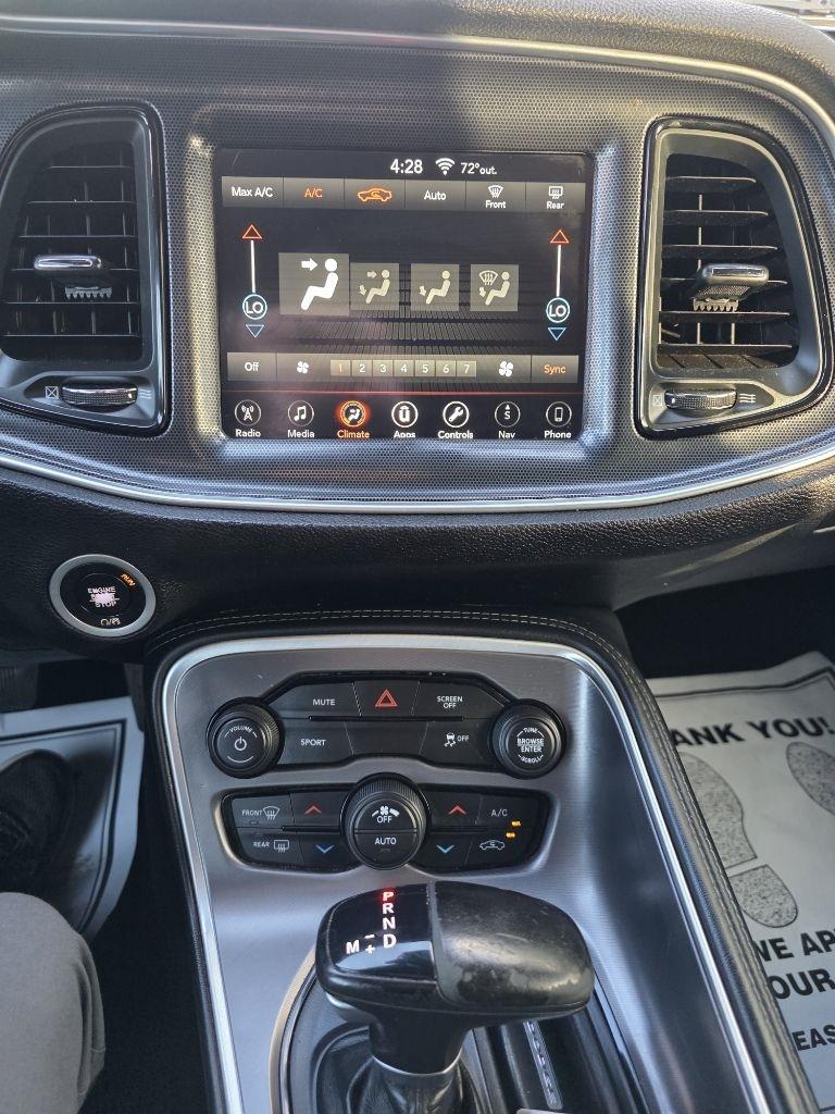 Dodge Challenger SXT RWD 2021