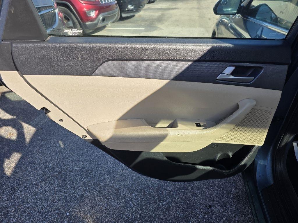 Hyundai Sonata SE 2.4L 2017