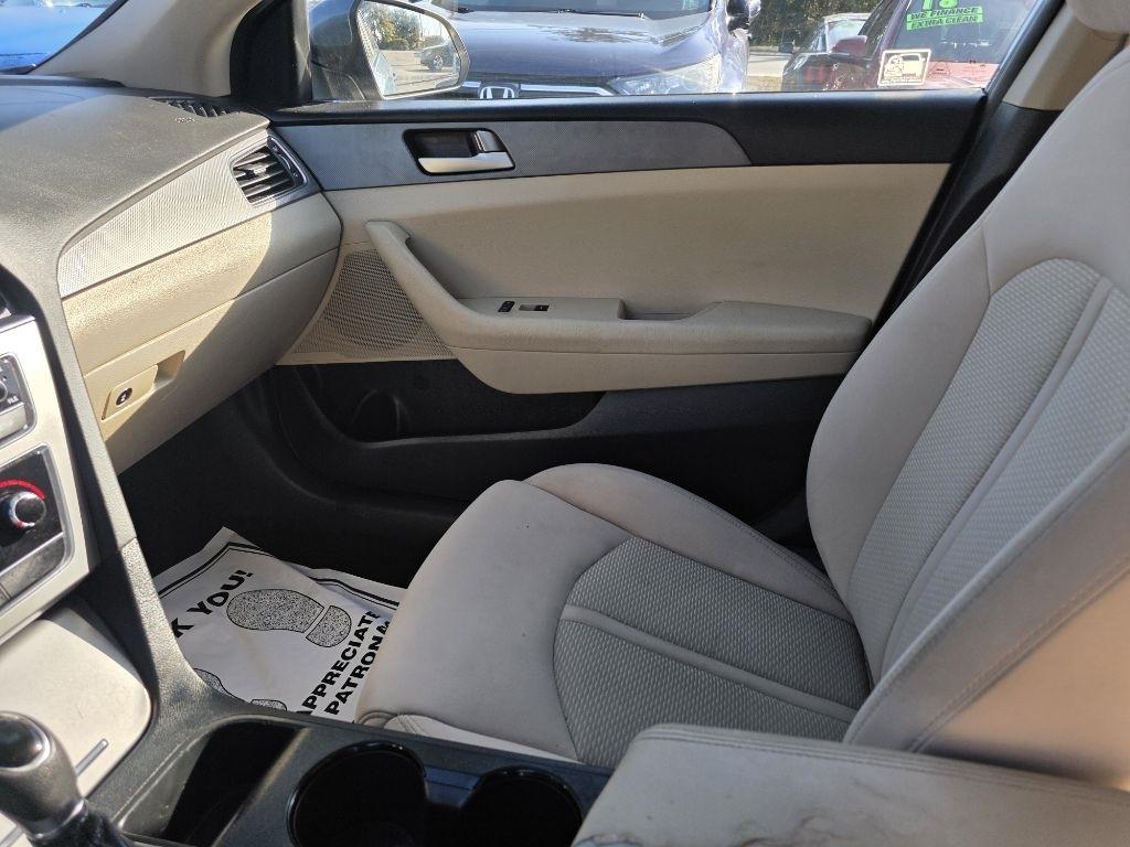 Hyundai Sonata SE 2.4L 2017