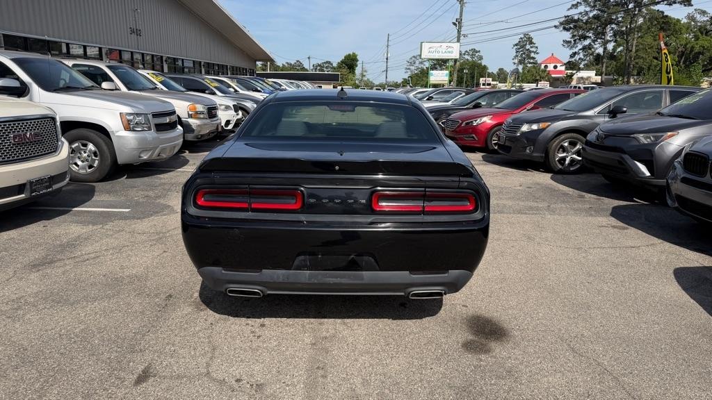 Dodge Challenger SXT RWD 2018