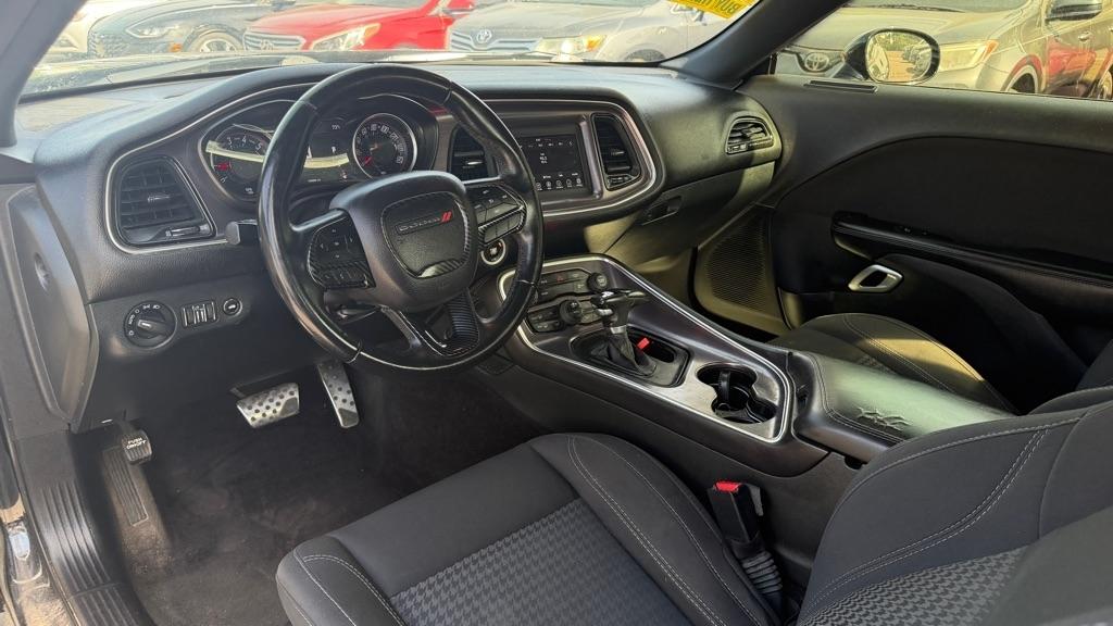 Dodge Challenger SXT RWD 2018