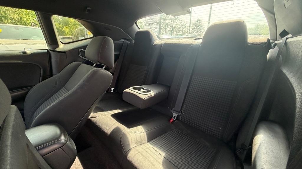 Dodge Challenger SXT RWD 2018