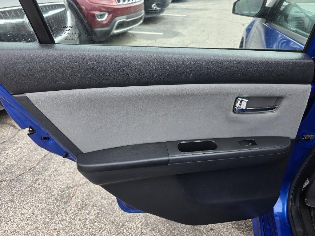 Nissan Sentra 4dr Sdn I4 CVT 2.0 SR 2010