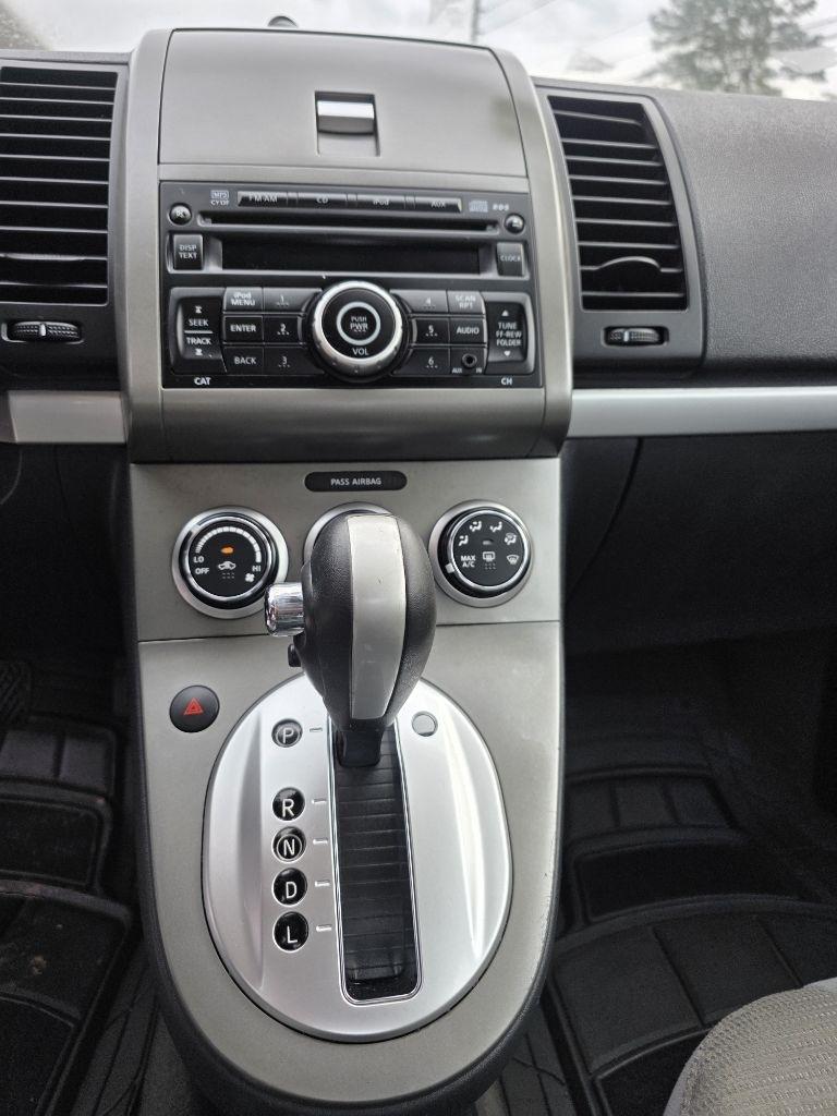 Nissan Sentra 4dr Sdn I4 CVT 2.0 SR 2010