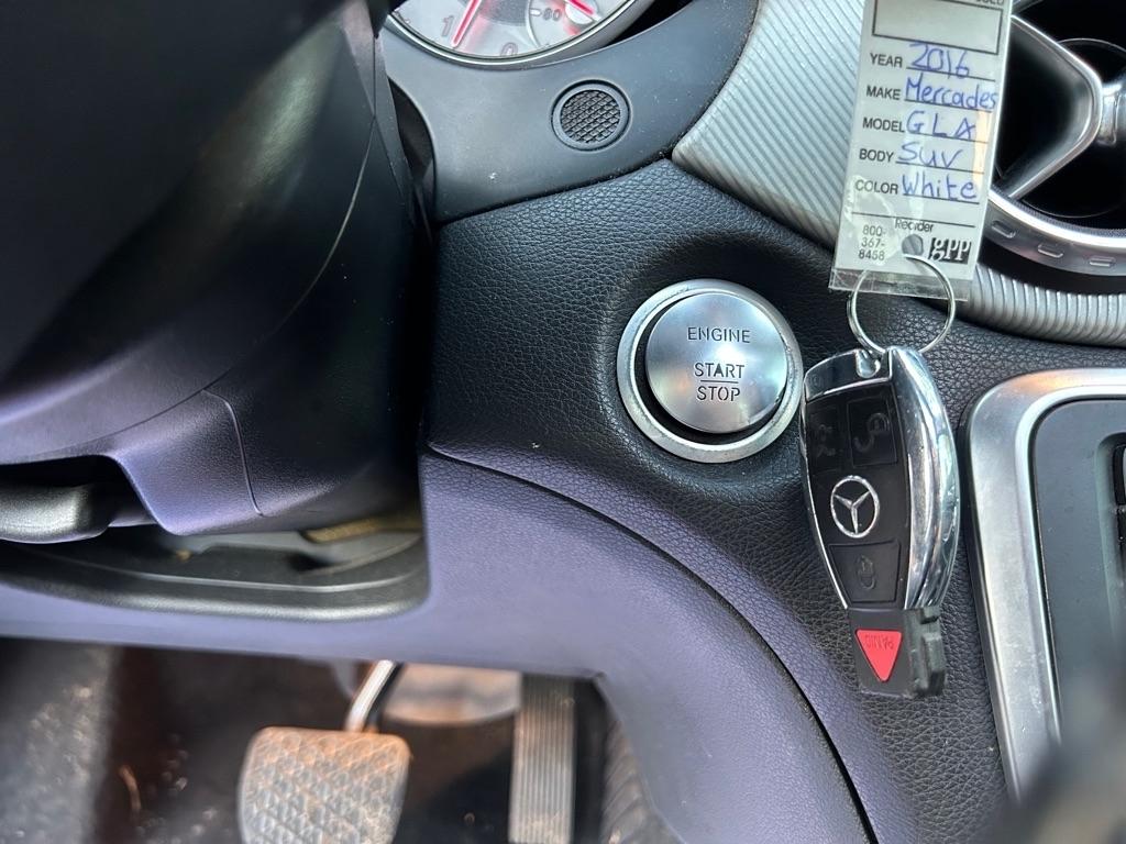 Mercedes-Benz GLA FWD 4dr GLA 250 2016