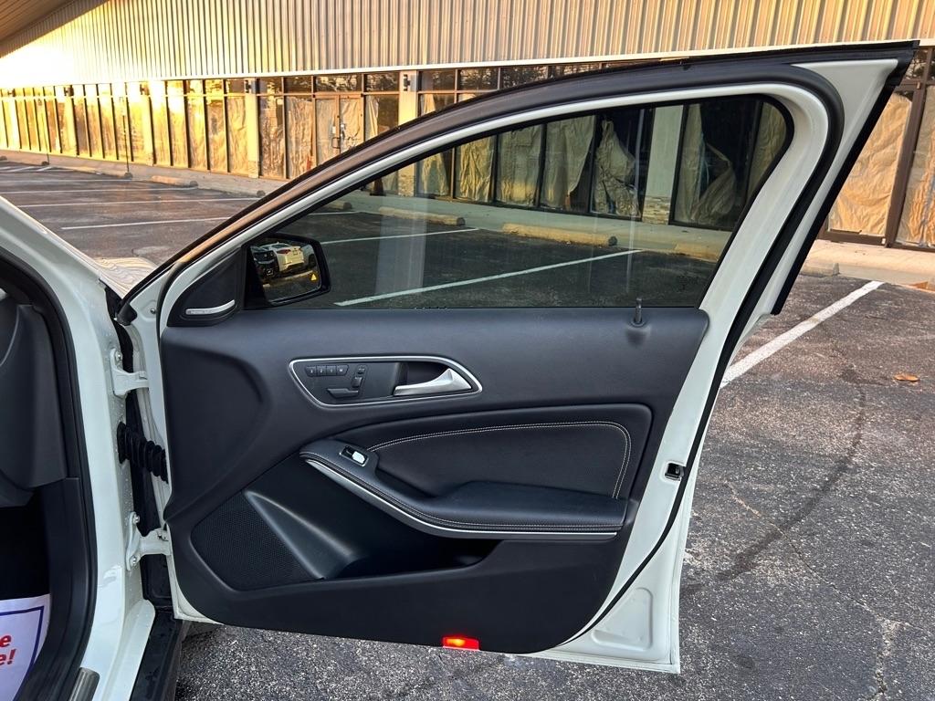 Mercedes-Benz GLA FWD 4dr GLA 250 2016