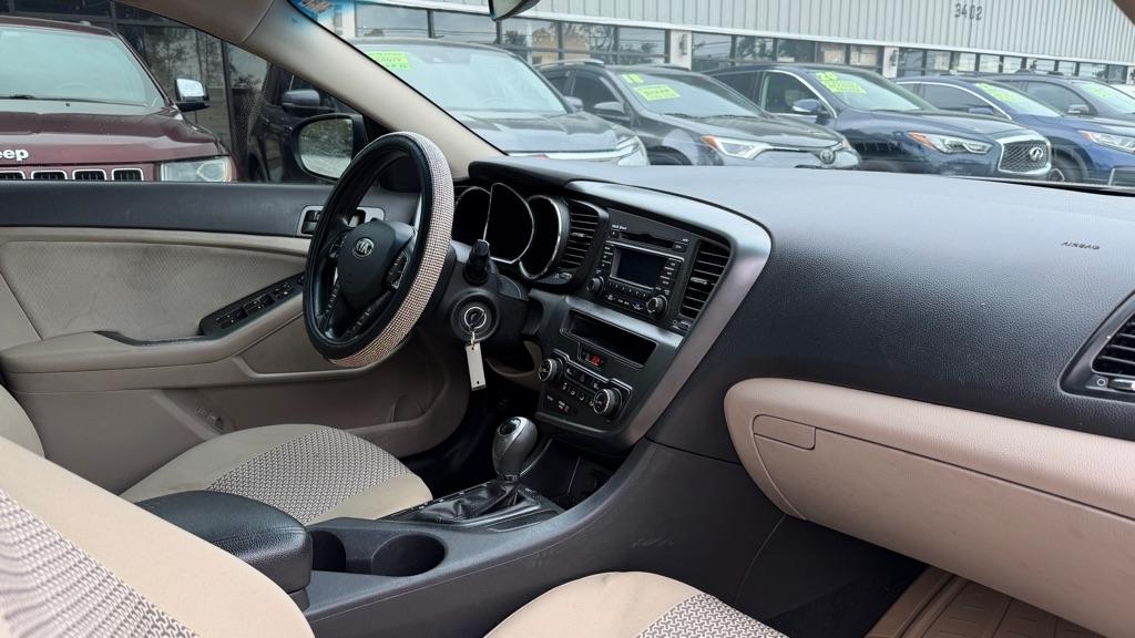 Kia Optima 4dr Sdn LX 2013