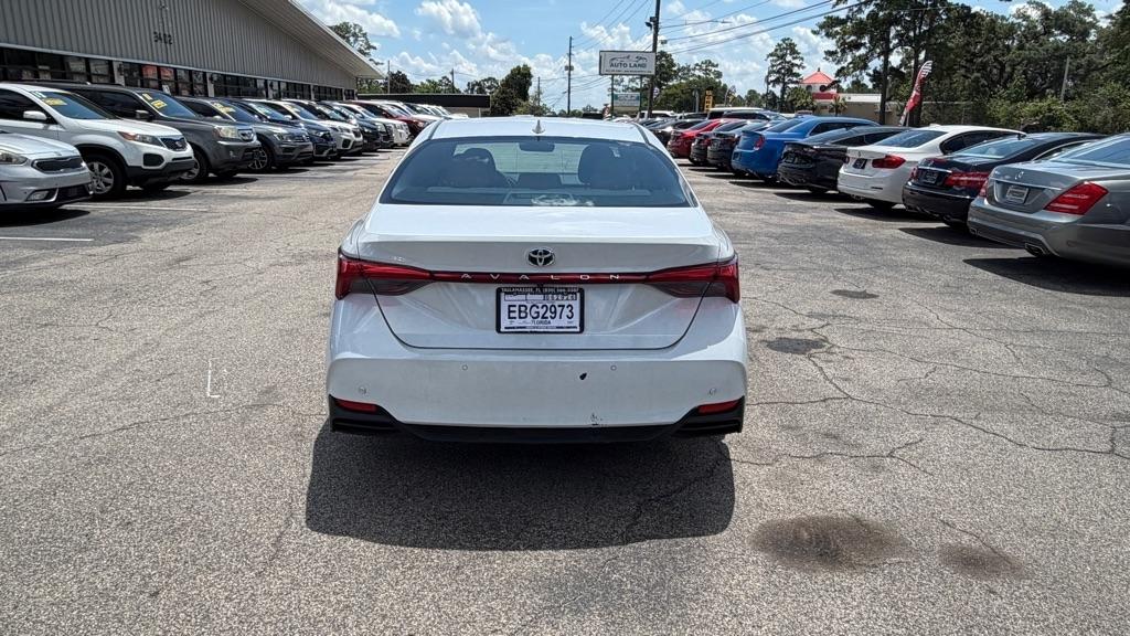 Toyota Avalon Hybrid XLE (Natl) 2019