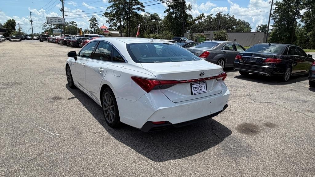 Toyota Avalon Hybrid XLE (Natl) 2019