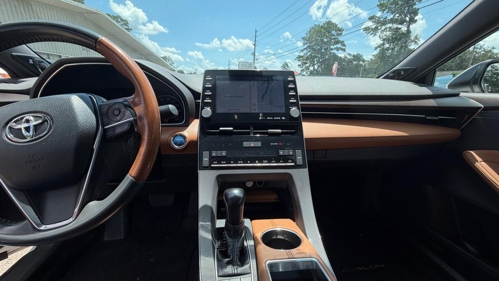 Toyota Avalon Hybrid XLE (Natl) 2019