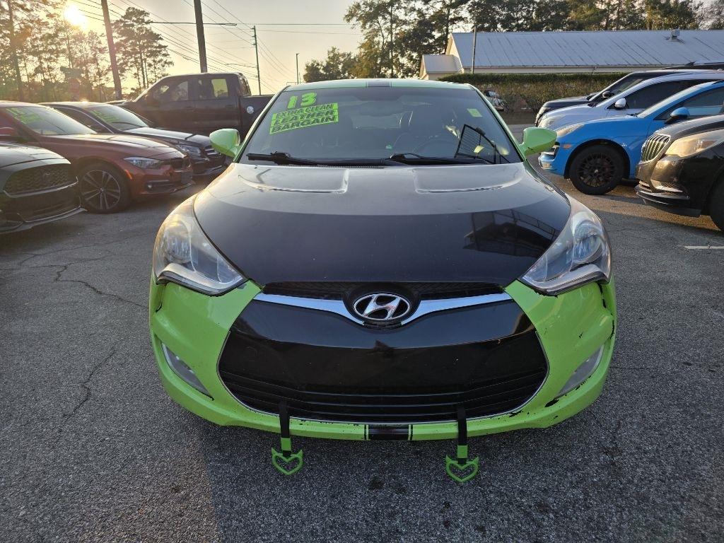 Hyundai Veloster 3dr Cpe Auto w/Gray Int 2013