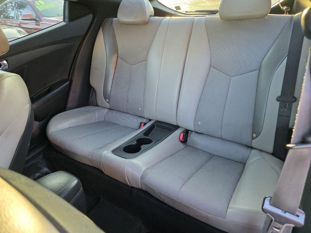 Hyundai Veloster 3dr Cpe Auto w/Gray Int 2013