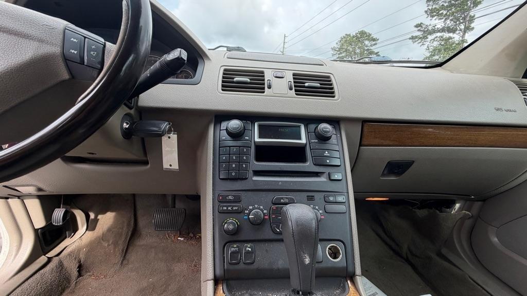 Volvo XC90 4dr 2.5L Turbo w/Sunroof/3rd Row 2004